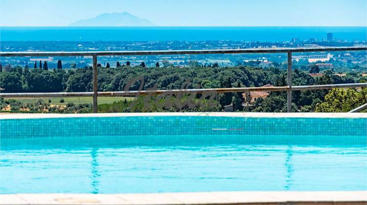 Villa for Sale in Massa Marittima