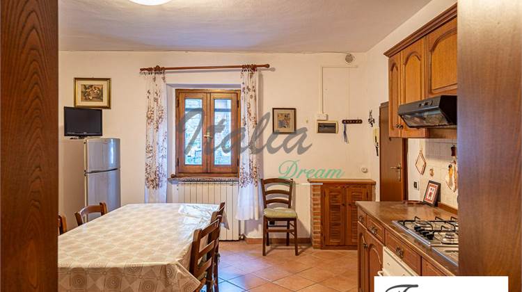 TIRLI, APPARTAMENTO PIANO TERRA CON CANTINA