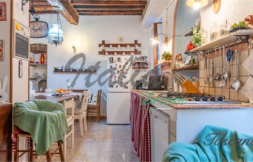 Independent Two-Level Apartment in the Historic Center of Monterotondo Marittimo