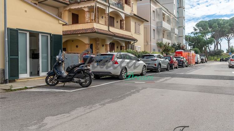 Apartment for Sale in Follonica