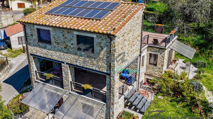 Esclusiva Villa in Pietra con Vista Mare e Uliveto: Il Privilegio di Vivere vicino a  Saturnia