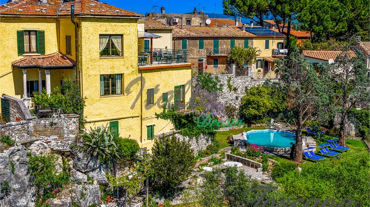 L'Eredità degli Imperatori: Dimora Storica con Radici Romane nel Cuore di Saturnia