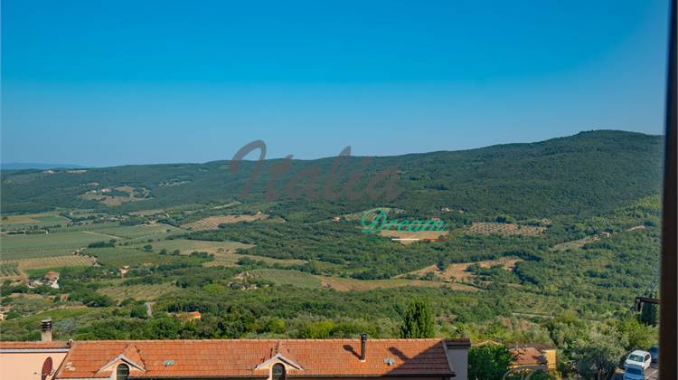 Appartamento con vista borgo e colline nel centro storico 