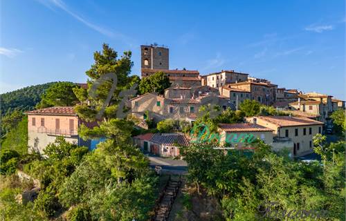 Appartamento con giardino nel centro storico di Montecastelli P.no