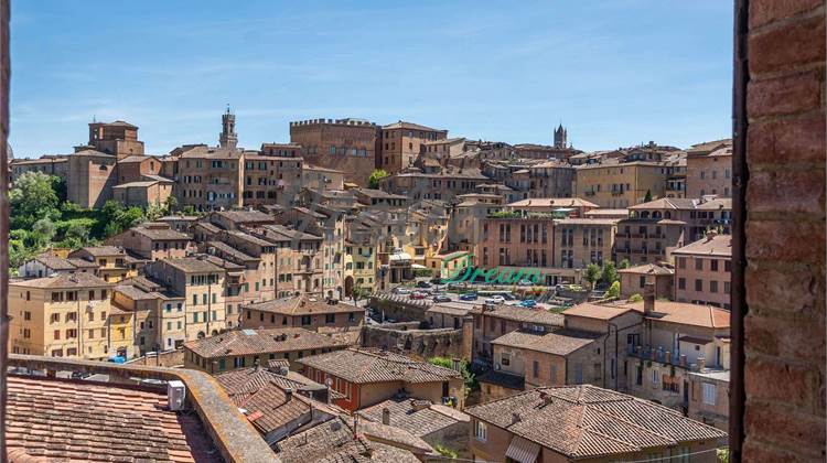 Siena, Garibaldi - Appartamento ristrutturato in palazzo storico