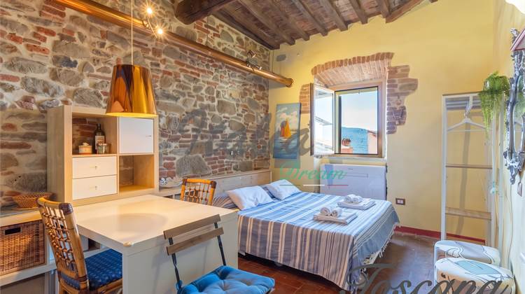 Nel borgo di Scarlino, un investimento da scoprire